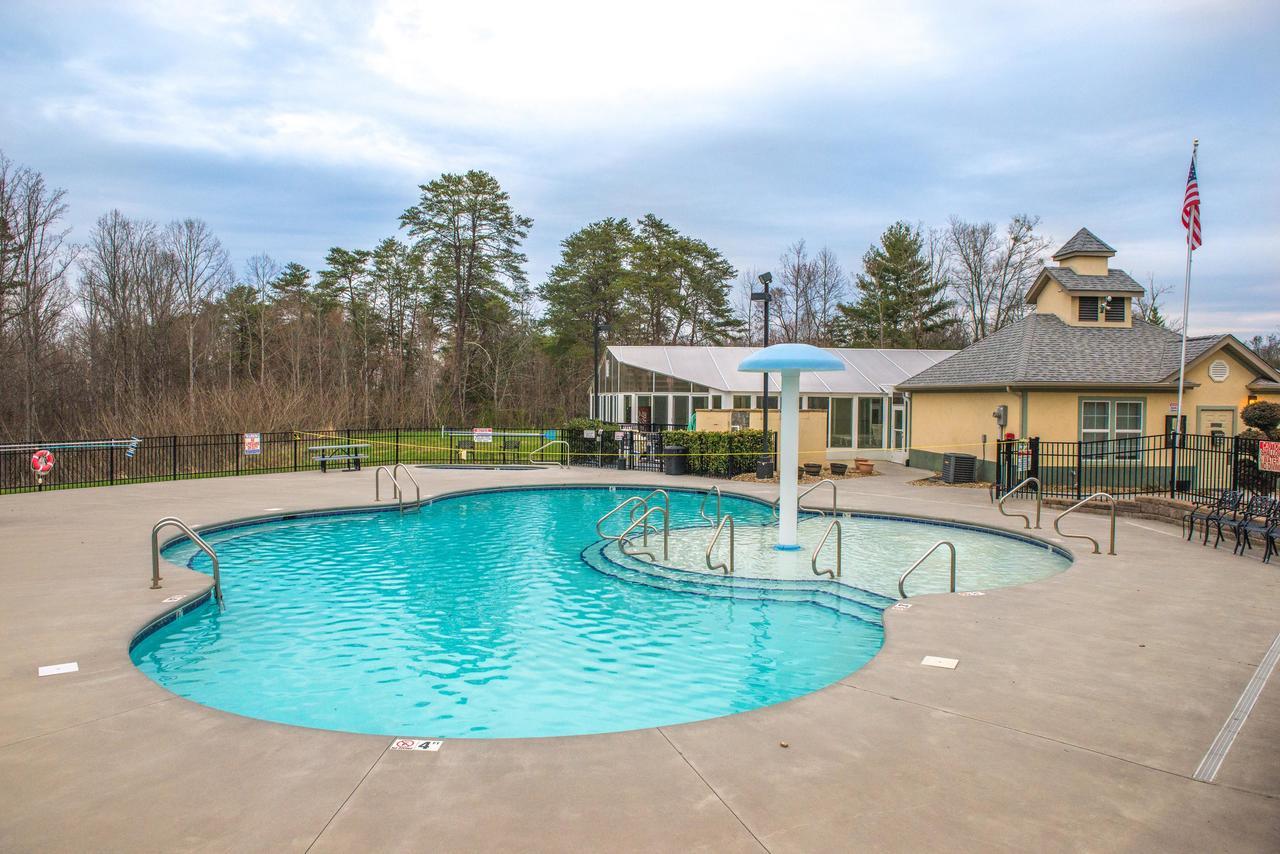 Sandy'S Sanctuary Apartment Pigeon Forge Exterior photo